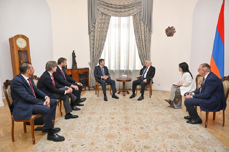 Deputy Prime Minister Grigoryan expresses hope for expansion of Joint Strategic Projects during meeting with EBRD representatives