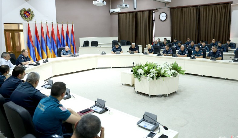 ՓԾ տնօրենը պարգևատրել է Փամբակ գետում որոնողական աշխատանքներ իրականացրած մի խումբ փրկարարների