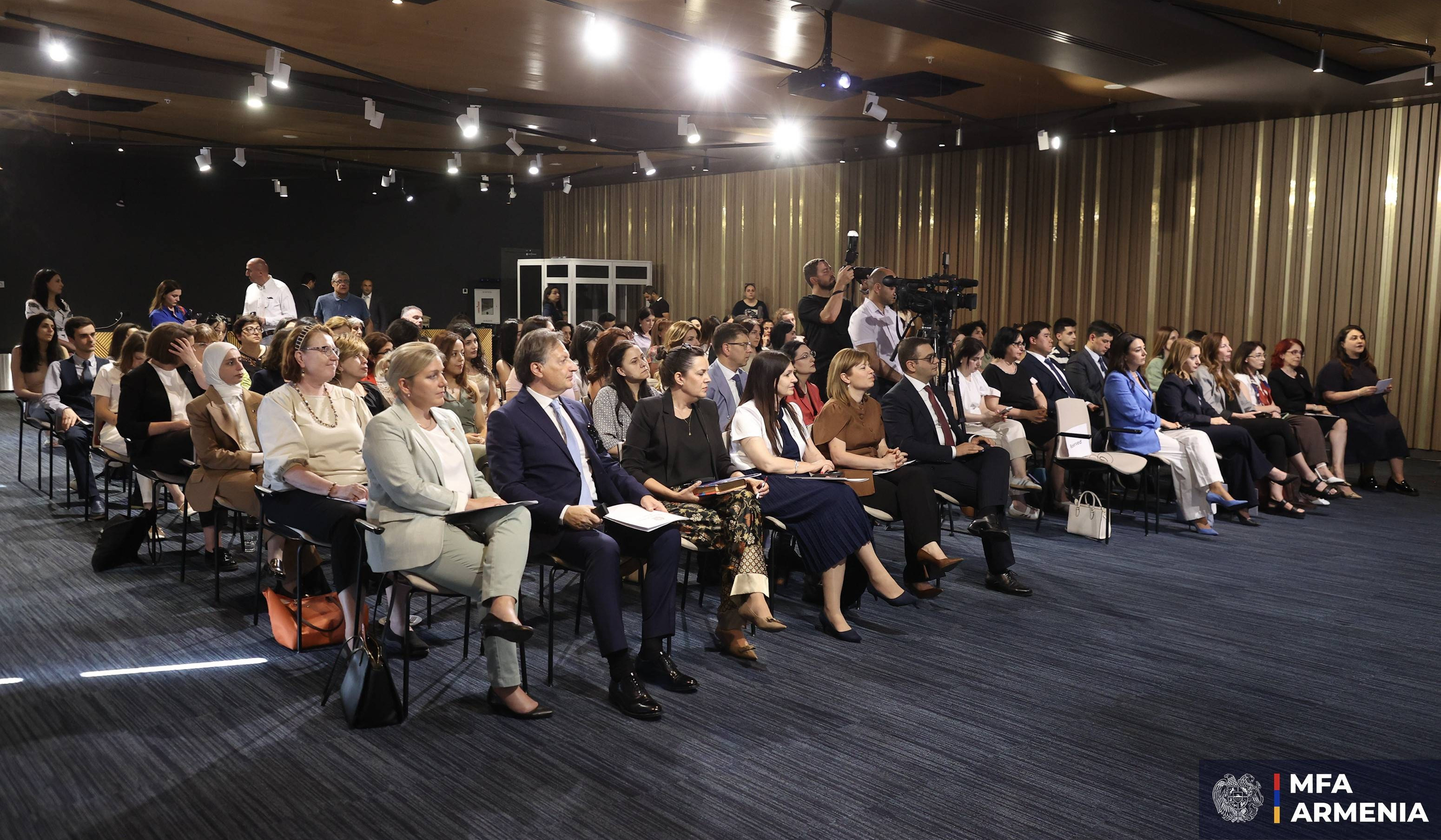 Տեղի է ունեցել կին դիվանագետների միջազգային օրվան նվիրված բարձր մակարդակի միջոցառում