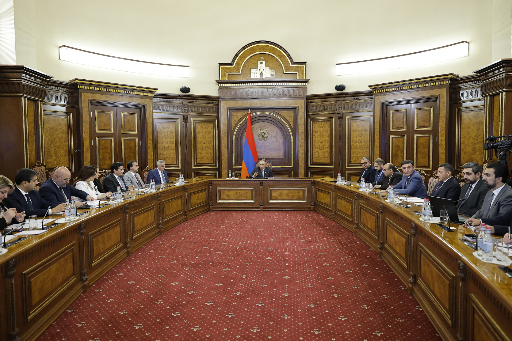 Վարչապետի գլխավորությամբ քննարկվել է Երևանում և Գյումրիում Կառավարության ներդրումային առաջնահերթությունների պլանը