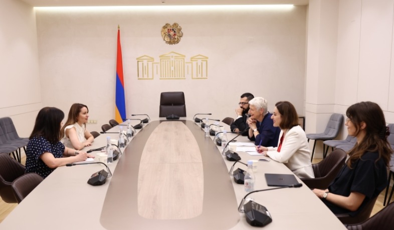 Sona Qazaryan Liberal Müasirlik Mərkəzinin nümayəndələri ilə görüşüb