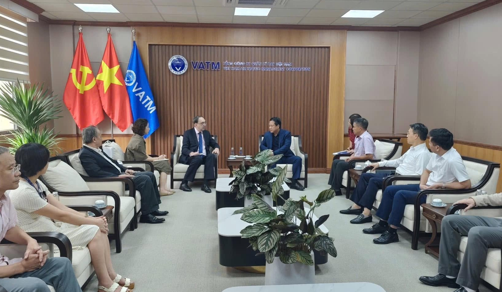 Քննարկվել են Հայաստան-Վիետնամ օդային հաղորդակցության զարգացման հնարավորությունները