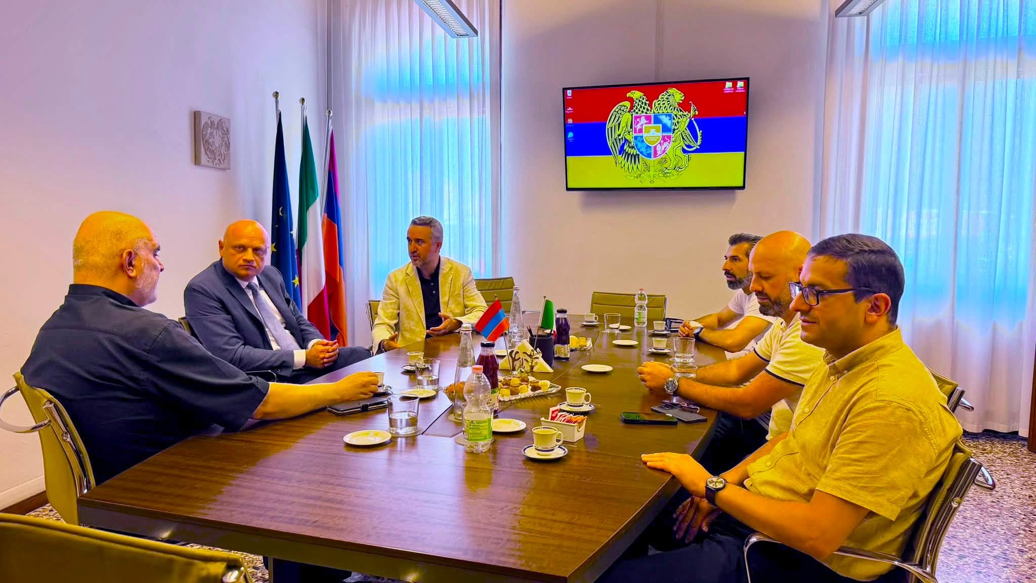Matenadaran delegation visits Honorary Consulate of Armenia in Venice
