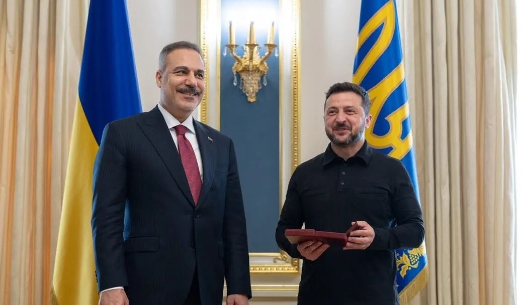 Зеленский наградил главу МИД Турции Хакана Фидана орденом «За заслуги» II степени