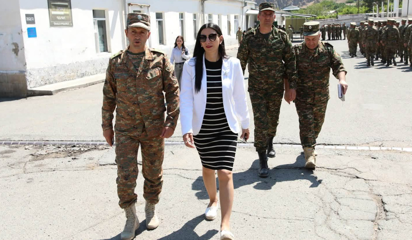 Անահիտ Մանասյանն այցելել է ՊՆ հատուկ բանակային կորպուսի ենթակա զորամաս