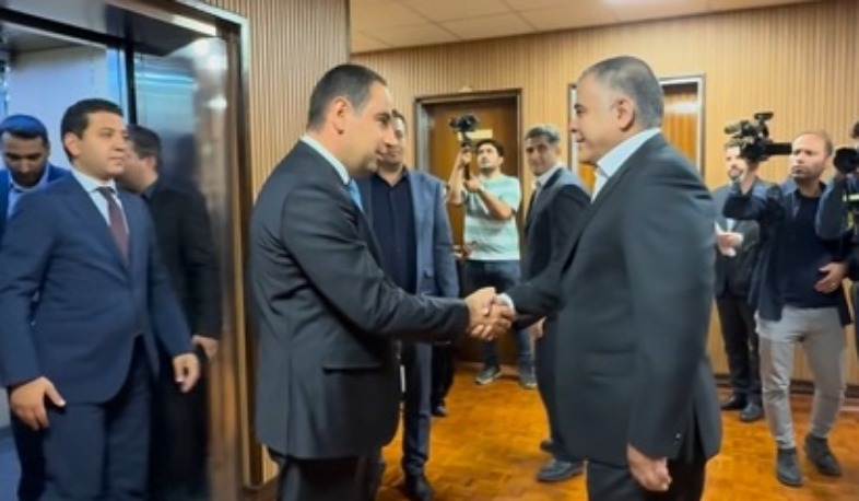 Davit Khudatyan մeets with Iran's Minister of Petroleum