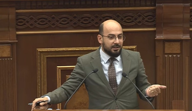 Որ ասում եք՝ ուրիշ հարթությունում հարցը կլուծենք, կարո՞ղ է հոկտեմբերի 27-ին, Ազգային ժողովում. Արթուր Հովհաննիսյանը՝ Լևոն Քոչարյանին
