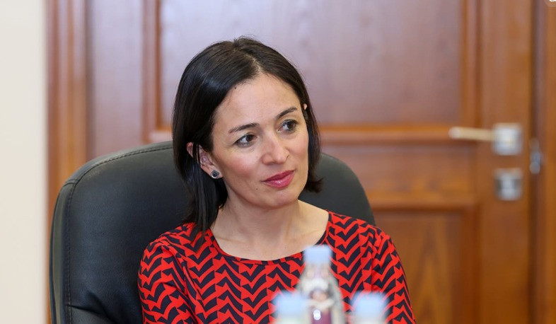 Ժաննա Անդրեասյանը հանդիպել է ուսուցիչների հետ՝ քննարկելու ոլորտային հարցեր