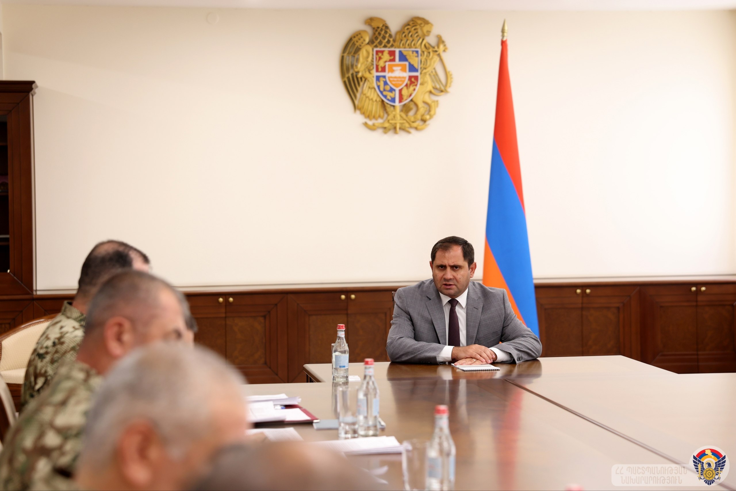 Պապիկյանը խորհրդակցություն է անցկացրել ԶՈՒ-ում սպայական, ենթասպայական և սերժանտական կազմերի համալրման հարցով