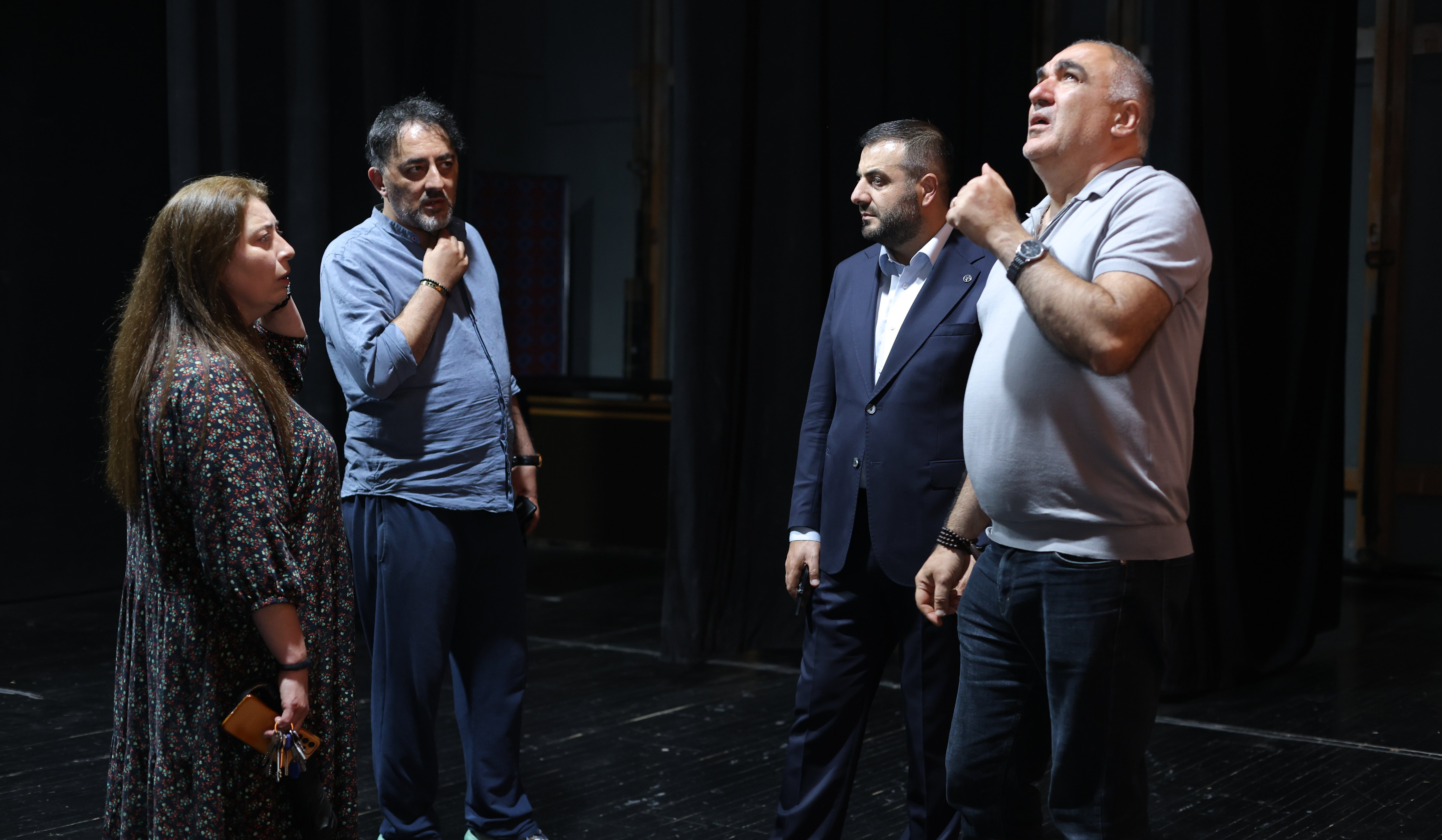 ԿԳՄՍ փոխնախարարը Վանաձորի Հովհ. Աբելյանի անվան թատրոնում անդրադարձել է հիմնանորոգման ընթացքում թատրոնի բնականոն գործունեության ապահովմանը