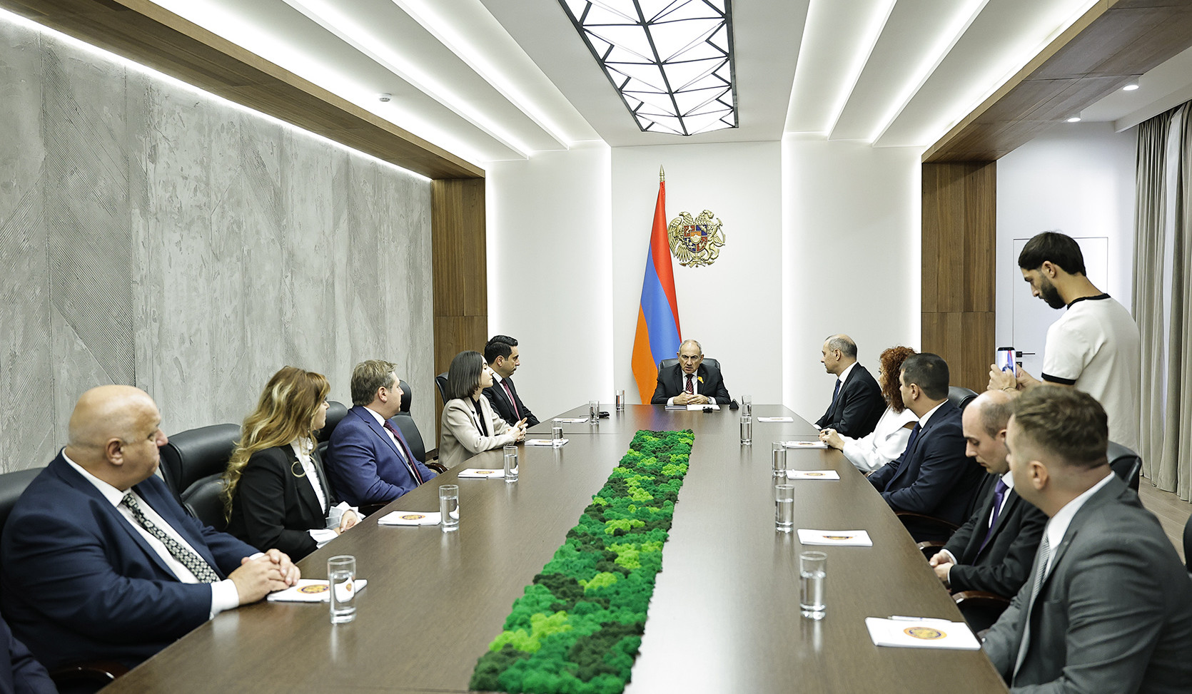 Ունեմ կոնկրետ խնդիրներ առաջադրելու ԱԽ քարտուղարին և գրասենյակին. վարչապետ