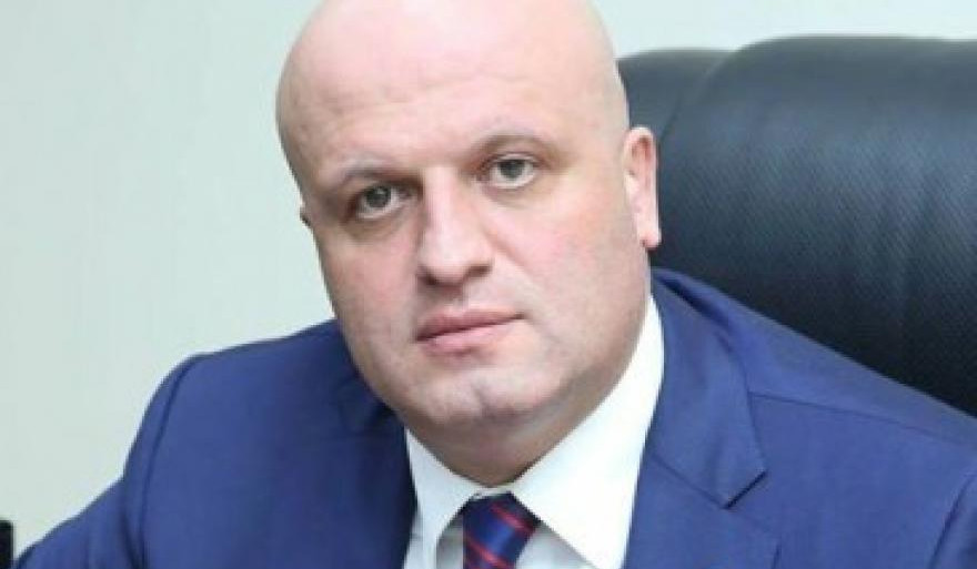 Դատախազությունը պահանջում է ՊԵԿ Գուգարքի բաժնի նախկին պետ Ասատուր Սահակյանից հօգուտ պետության բռնագանձել անշարժ և շարժական գույքեր, շուրջ 194 միլիոն դրամ