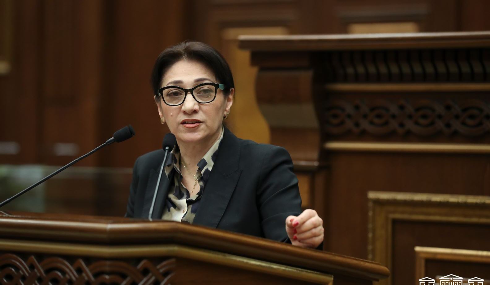 Քննարկվում է ԱԺ մարդու իրավունքների պաշտպանության և հանրային հարցերի հանձնաժողովի նախագահի պաշտոնում Լիլիթ Գալստյանի թենածությունը