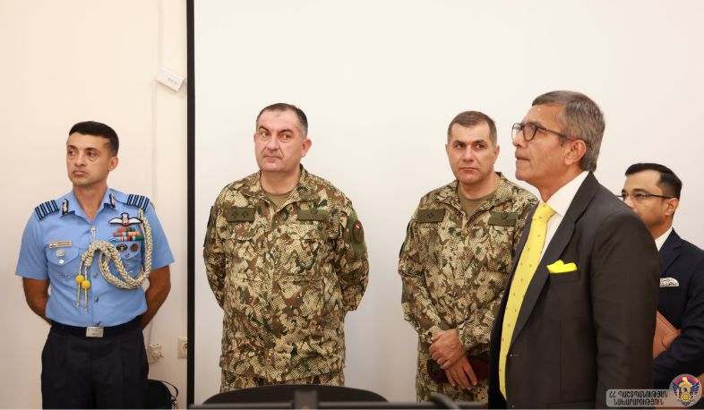 Հնդկաստանի պաշտպանության քարտուղարն այցելել է Վազգեն Սարգսյանի անվան ռազմական ակադեմիա