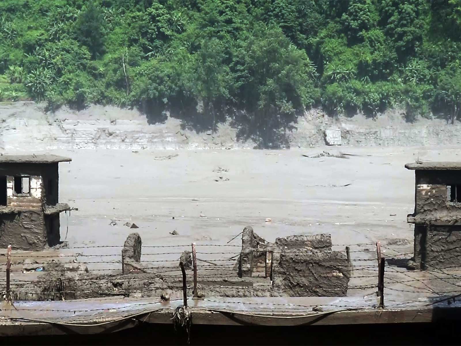 Death toll from Nepal flash floods rises to 162, hundreds still missing