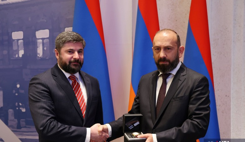 ԱԳ նախարարը մի շարք գործընկերների պարգևատրել է ճգնաժամային իրավիճակում ՀՀ քաղաքացիներին աջակցություն ցուցաբերելու համար