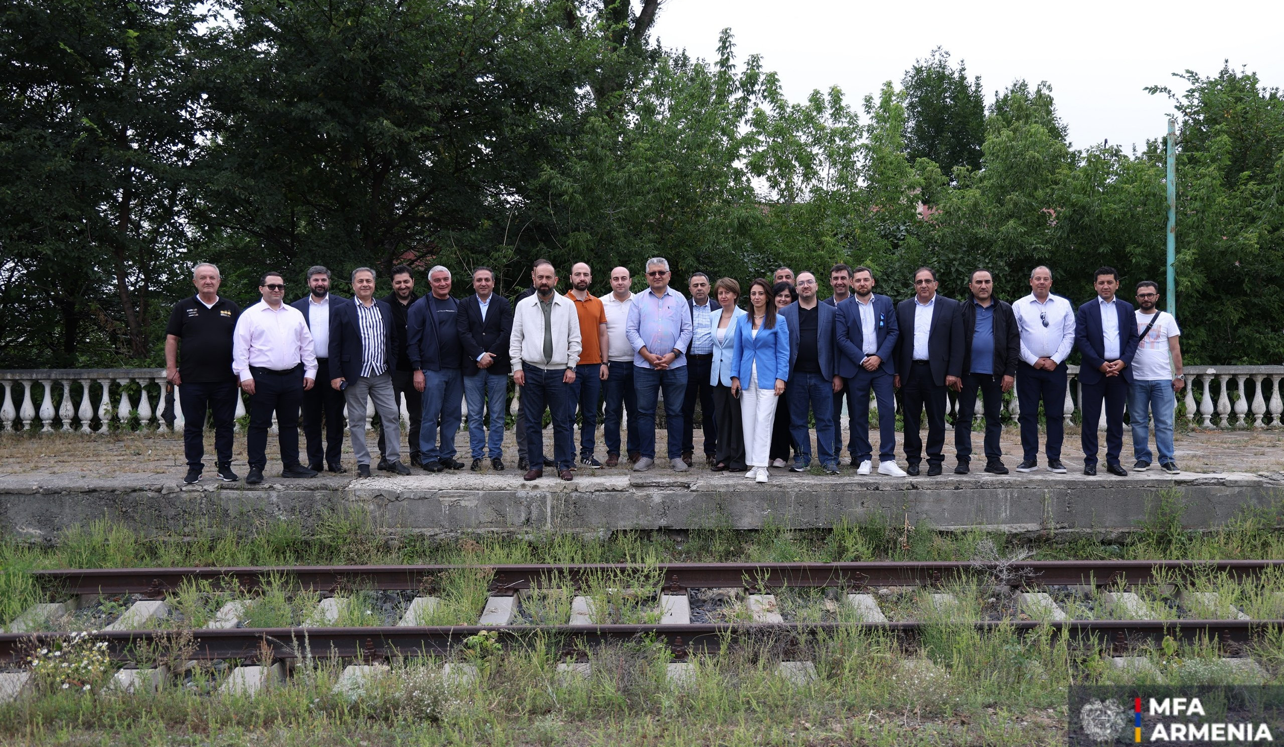 Միրզոյանը արտերկրում դիվանագիտական ծառայության մարմինների ղեկավարների հետ այցելել է Հայաստան-Թուրքիա սահմանի «Ախուրիկ» անցակետ և «Ախուրյան» կայարան
