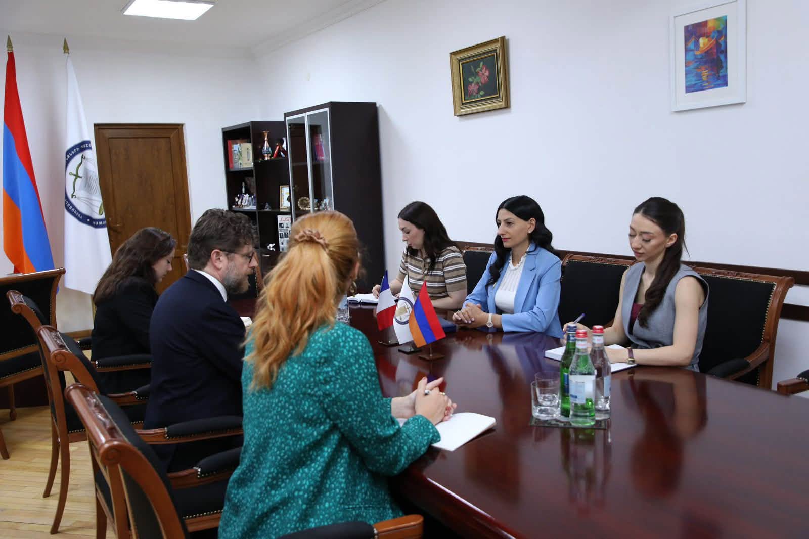 ՄԻՊ-ն ընդունել է Ֆրանսիայի դեսպանին՝ Հայաստանում նրա դիվանագիտական առաքելության ավարտի կապակցությամբ