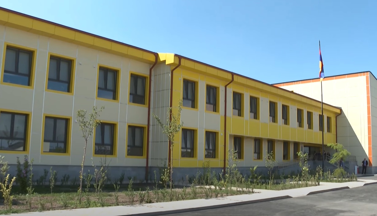 Մեծամոր համայնքի Երասխահուն բնակավայրի կրթահամալիրը կառուցվել է. վարչապետ