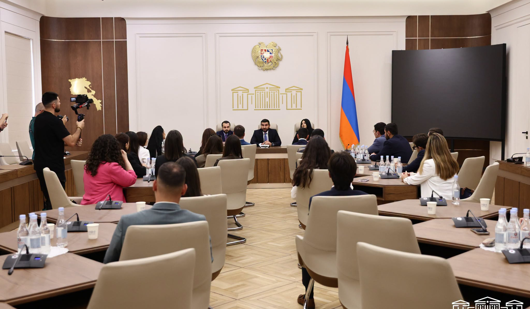 ԱԺ փոխնախագահ Վահագն Ալեքսանյանը հանդիպել է «Սփյուռքի երիտասարդ դեսպան» ծրագրի մասնակիցների հետ