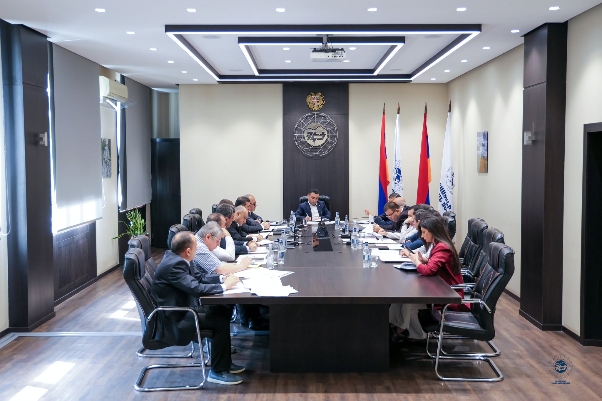 ՀԷՑ-ում քննարկվել է ներդրումային ծրագրերի ընթացքը