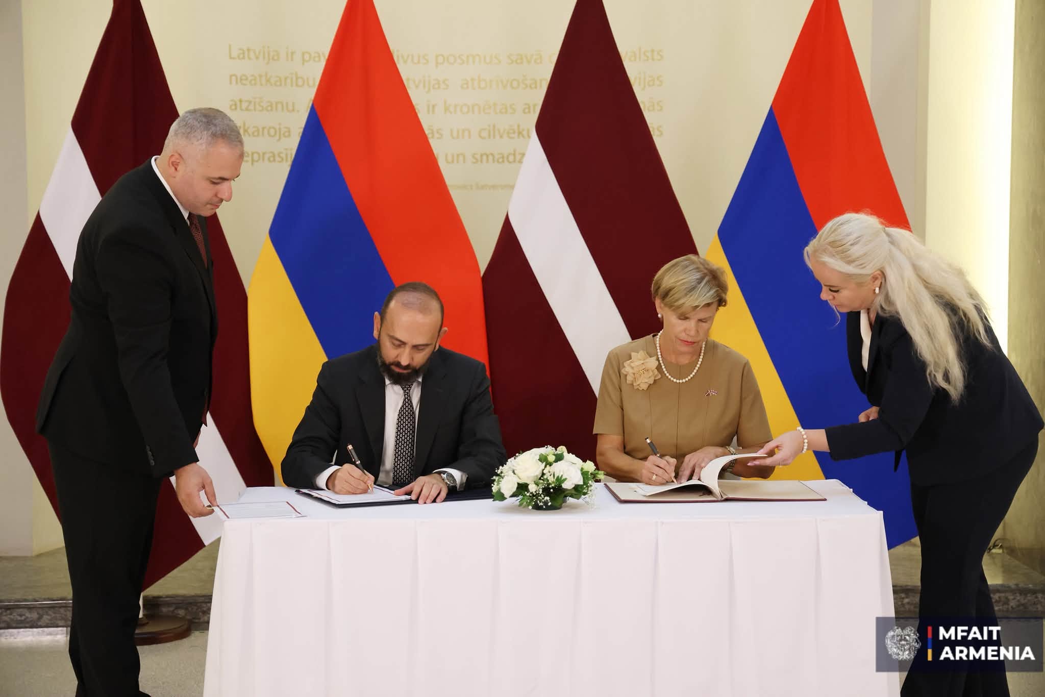 Միրզոյանը և Բրաժեն ստորագրել են արձանագրություն ՀՀ-ի և ԵՄ-ի միջև առանց թույլտվության բնակվող անձանց հետընդունման մասին համաձայնագրի իրականացման վերաբերյալ