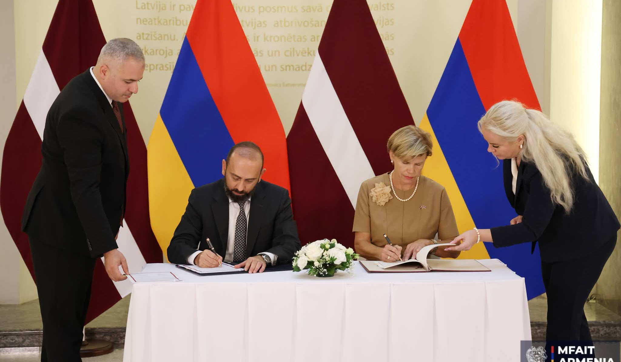 Միրզոյանը և Բրաժեն ստորագրել են արձանագրություն ՀՀ-ի և ԵՄ-ի միջև առանց թույլտվության բնակվող անձանց հետընդունման մասին համաձայնագրի իրականացման վերաբերյալ
