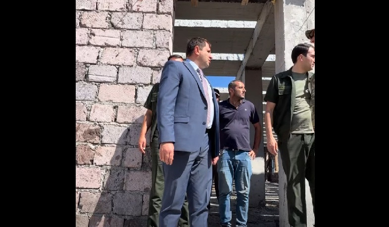 Սուրեն Պապիկյանը հետևել է զորամասում ընթացող շինարարական աշխատանքներին