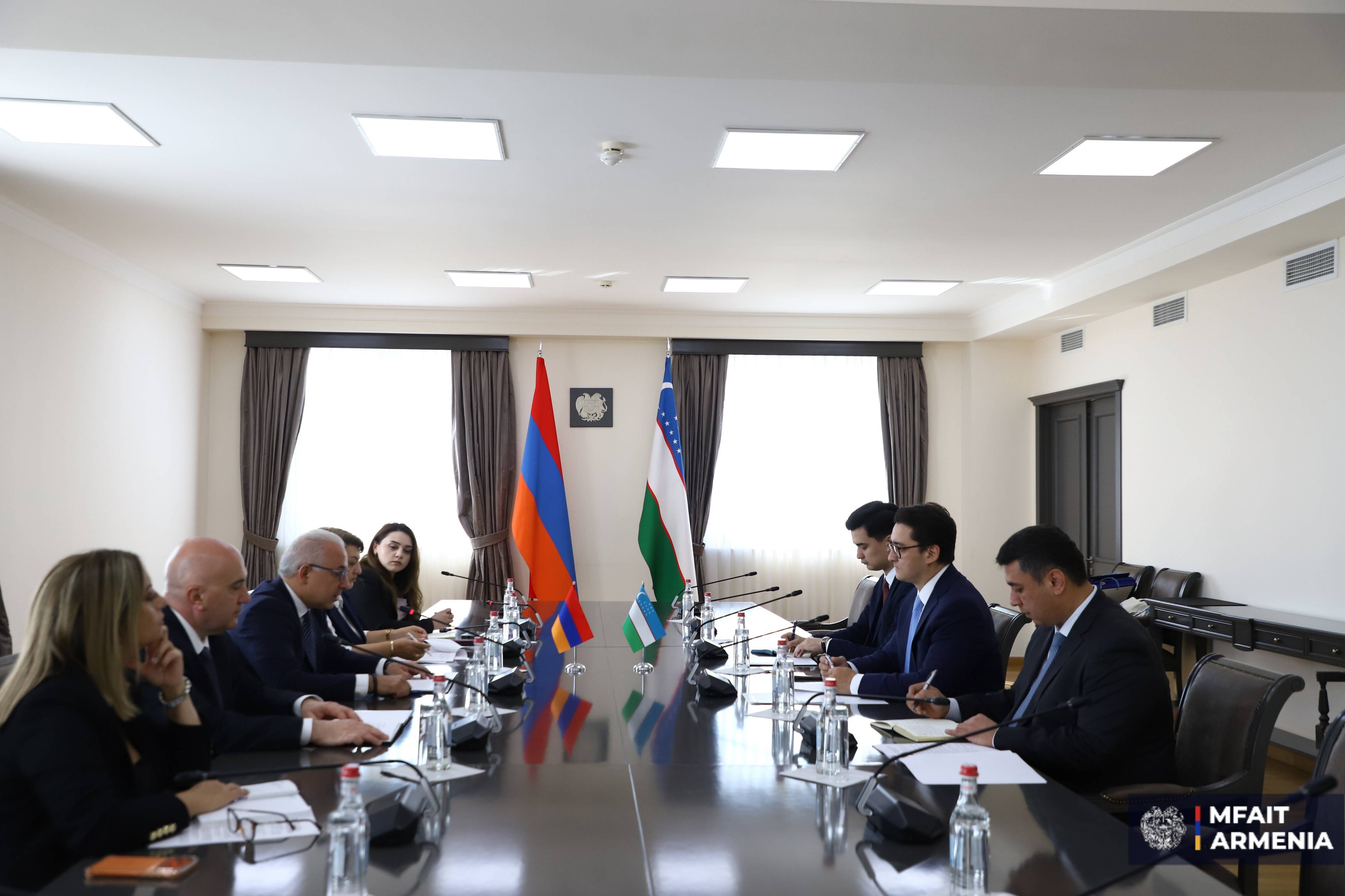 Ermənistan və Özbəkistan xarici işlər nazirlərinin müavinləri ikitərəfli münasibətlərdə hüquqi və müqavilə bazalarının genişləndirilməsinin vacibliyini qeyd ediblər