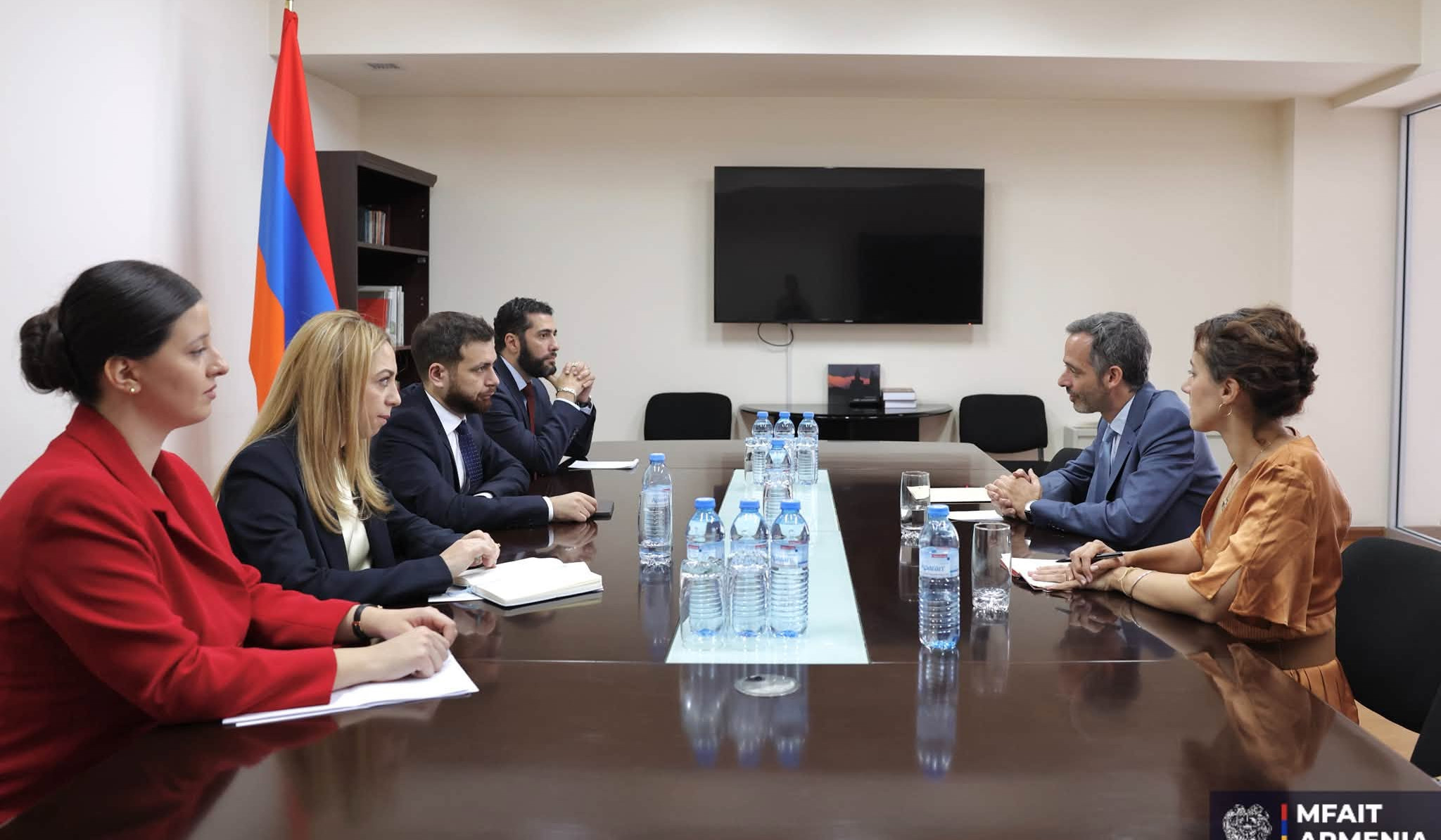 Ֆրանսիայի նորանշանակ դեսպանն իր հավատարմագրերի պատճենն է հանձնել Հայաստանի ԱԳՄԱ նախարարի տեղակալին