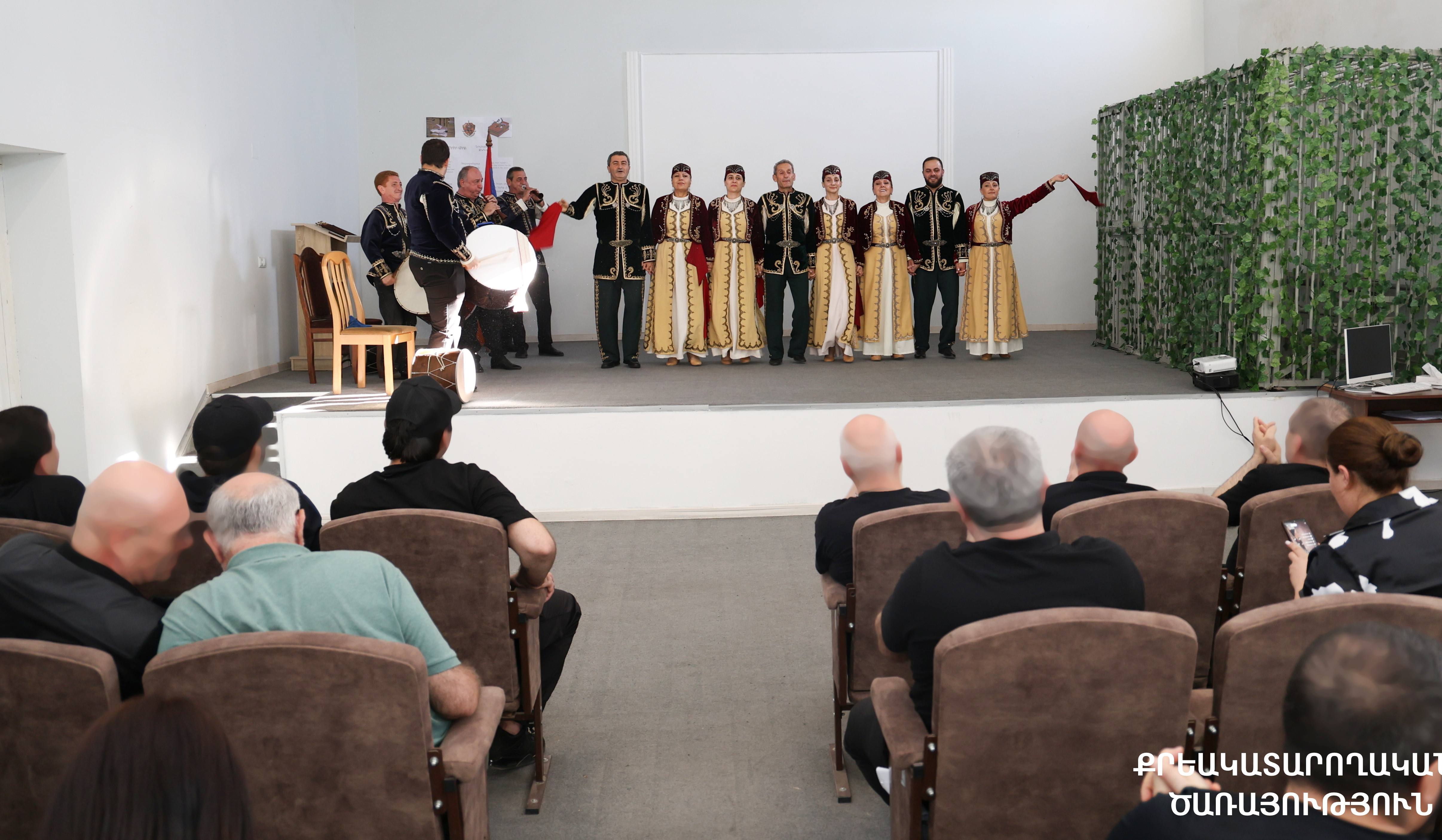 «Ակունք» ազգագրական համույթը՝ «Նուբարաշեն» քրեակատարողական հիմնարկում