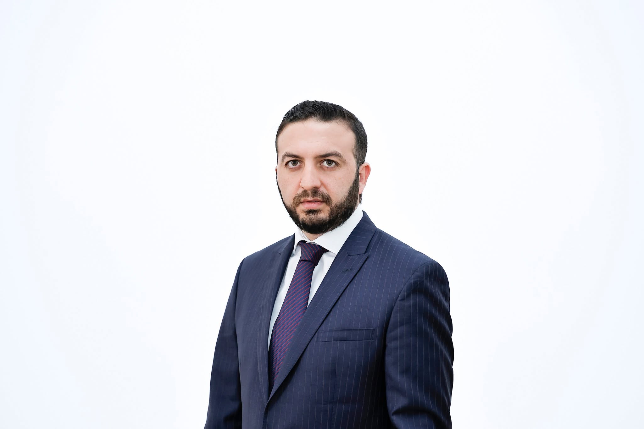 Մեծ պատիվ էր և մեծ պատասխանատվություն. վարչապետի աշխատակազմի ռազմավարական հաղորդակցության վարչության պետը հեռանում է պաշտոնից