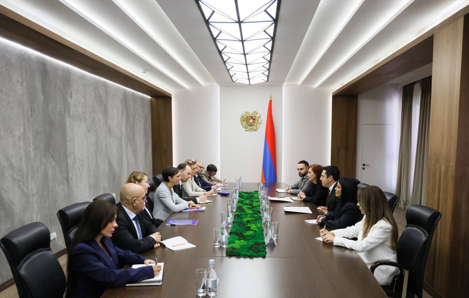 Alen Simonyan AB nümayəndələri ilə AB missiyası ilə bağlı məsələləri müzakirə edib