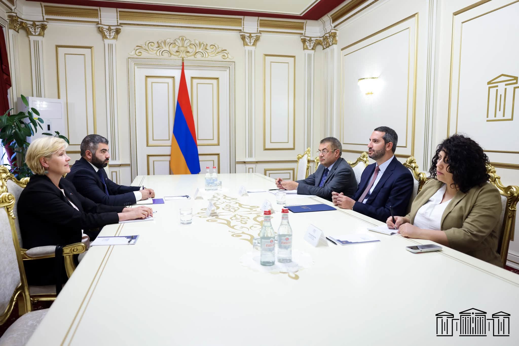 Parlamentin sədri və Estoniya səfiri iki ölkə arasında ikitərəfli münasibətlərin inkişaf etdirilməsi məsələlərini müzakirə ediblər