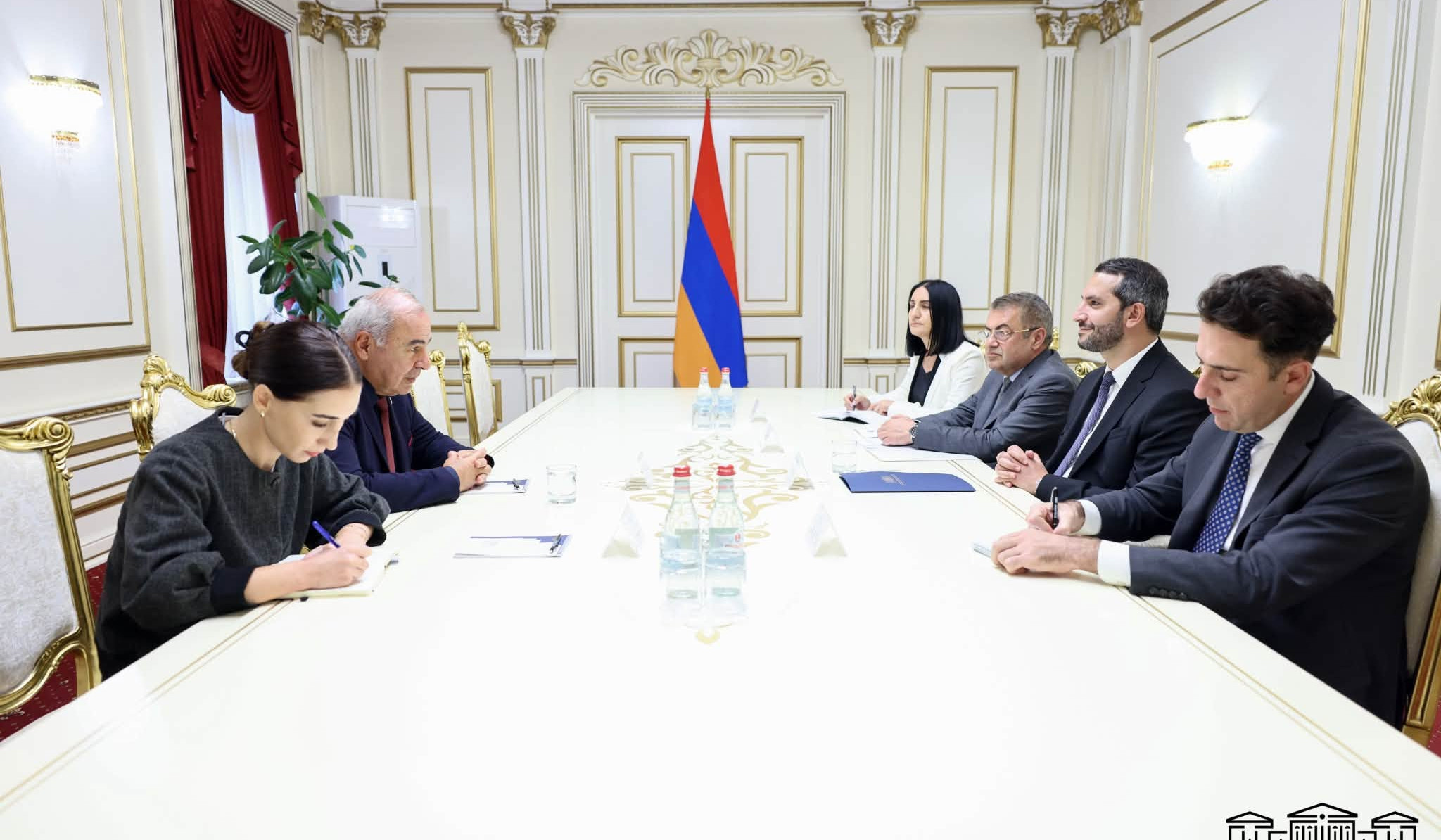ՀՀ ԱԺ նախագահը և դեսպանը քննարկել են Հայաստանի և Վրաստանի միջև միջխորհրդարանական կապերի ընդլայնմանն առնչվող հարցեր