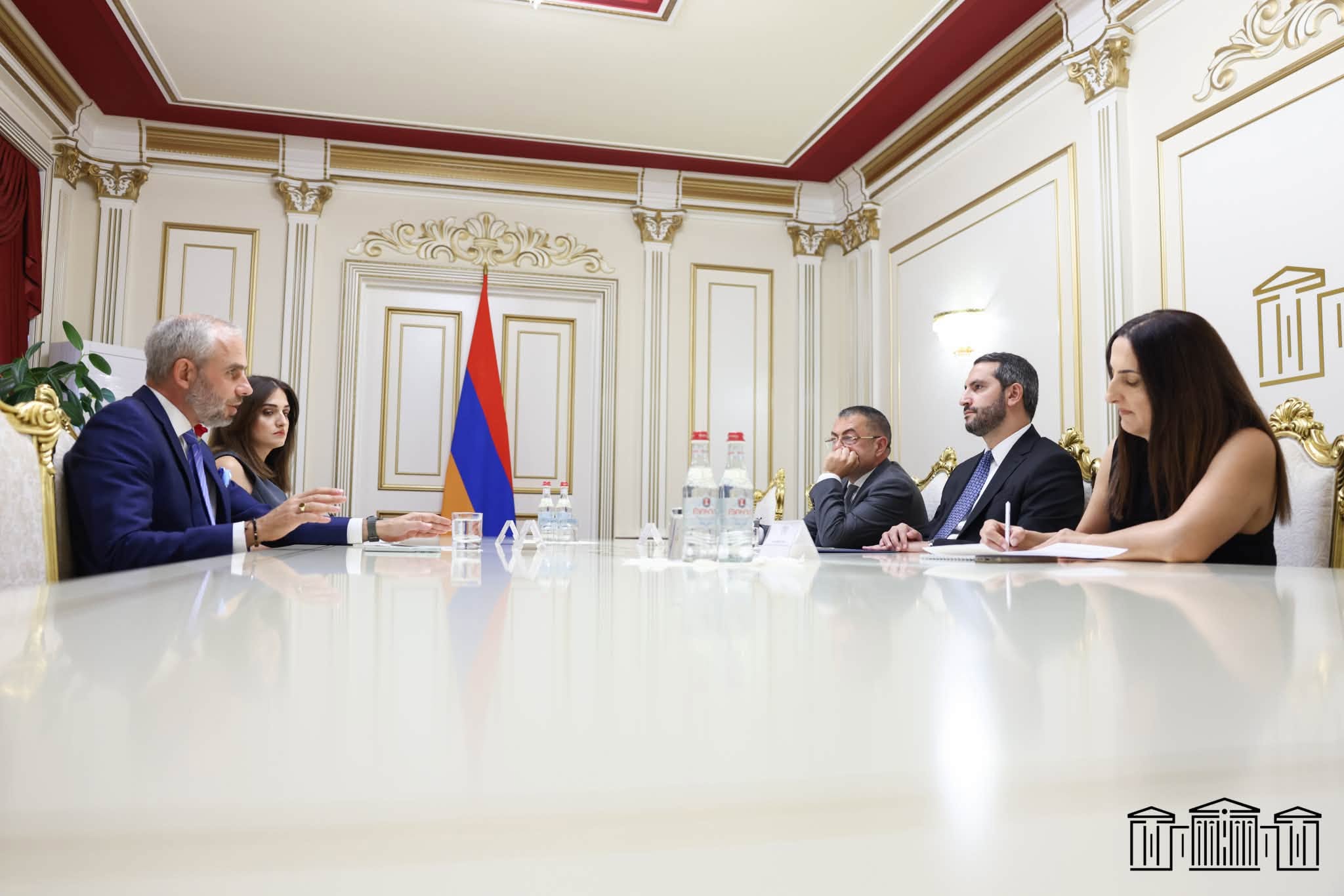 ԱԺ նախագահը և Չեխիայի դեսպանը քննարկել են երկու երկրի միջև երկկողմ հարաբերությունների զարգացմանն առնչվող հարցեր