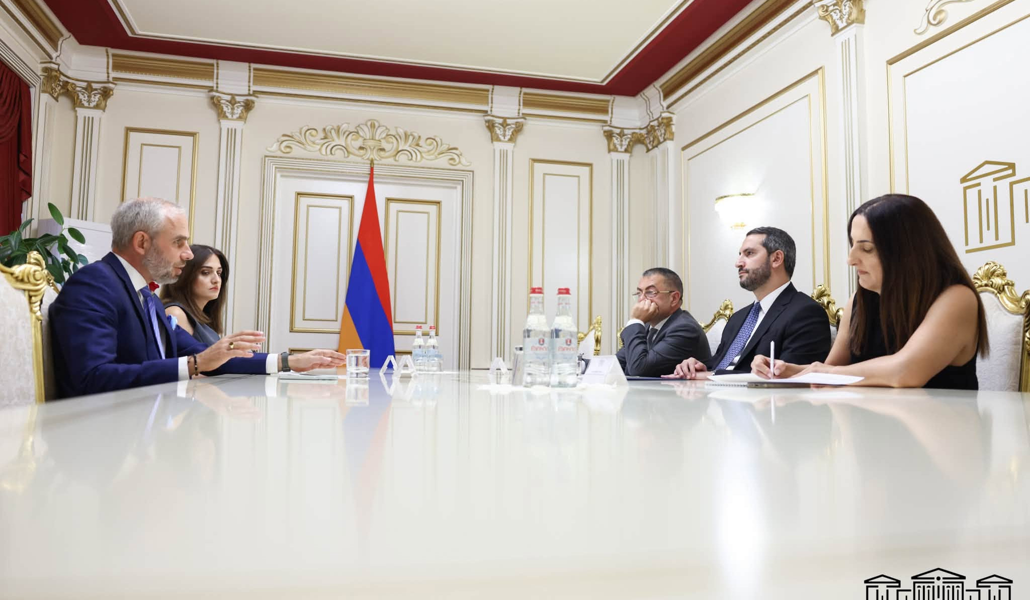 ԱԺ նախագահը և Չեխիայի դեսպանը քննարկել են երկու երկրի միջև երկկողմ հարաբերությունների զարգացմանն առնչվող հարցեր