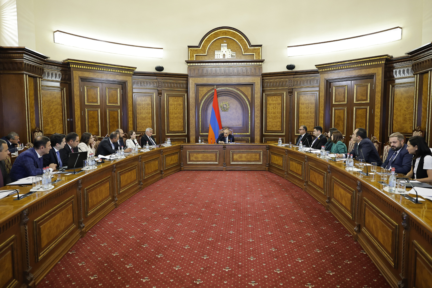 Վարչապետի գլխավորությամբ քննարկվել է 2027 թ. պետբյուջեի նախագիծը