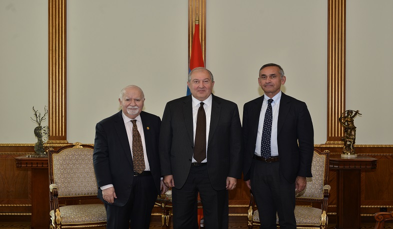 Նախագահ Արմեն Սարգսյանը հյուրընկալել է Վարդան Գրեգորյանին և Արա Դարզիին