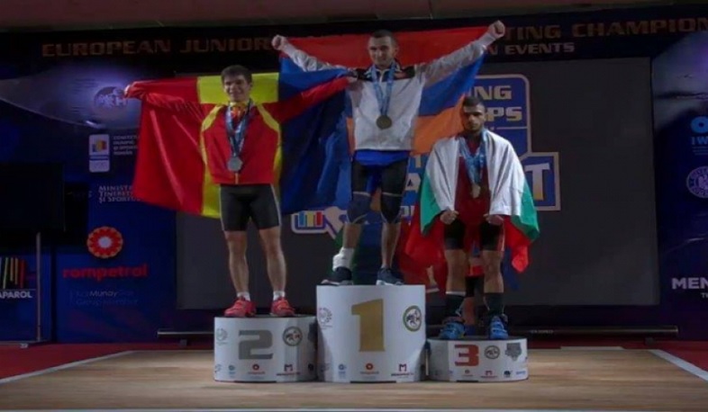 Monte Mkhitaryan wins gold medal in U-20 weightlifting championship