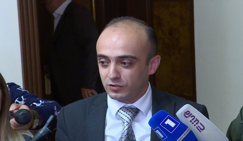 Հունանյանը իրավունք ունի ներման խնդրագիր ներկայացնել, որոշումը դատարանինն է. Սիմոնյան