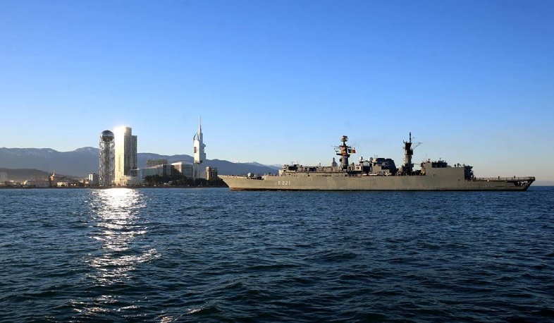 Военные корабли НАТО вошли в порт Батуми