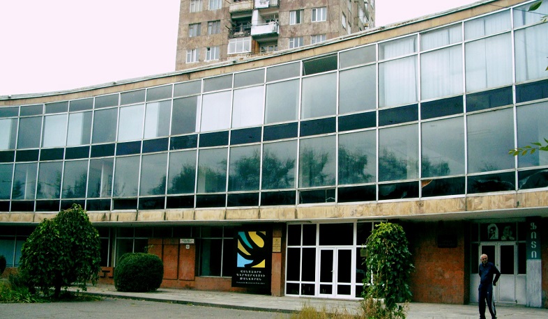 Վարչապետն այցելել է Վանաձորի Կառլոս Աբովյանի անվան կերպարվեստի թանգարան