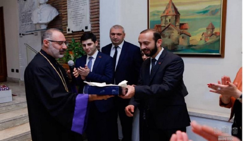 Спикер Национального Собрания встретился с армянской общиной Рима