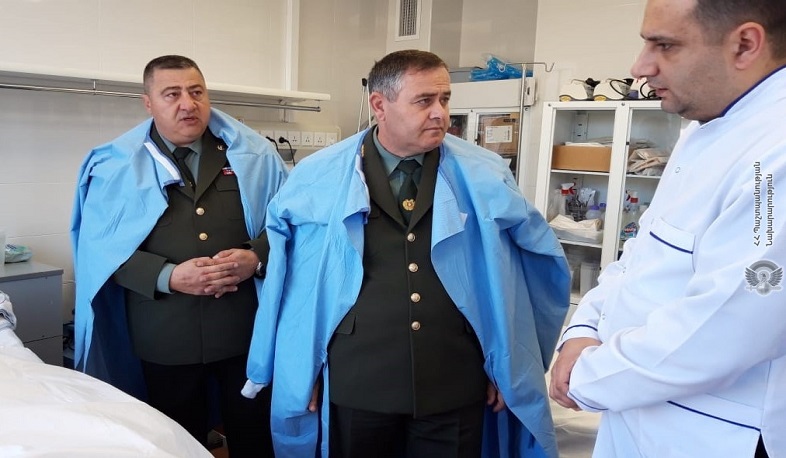Հայաստանի ԶՈՒ ԳՇ պետն այցելել է զինվորական հոսպիտալ