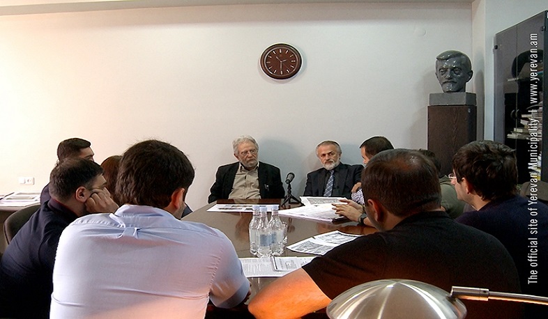 Արթուր Մեսչյանն ընդունել է Աջափնյակում կառուցապատման խնդիր ունեցող քաղաքացիներին