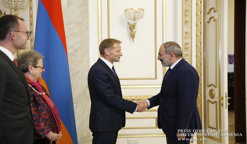 PM Nikol Pashinyan receives European Investment Bank Vice President