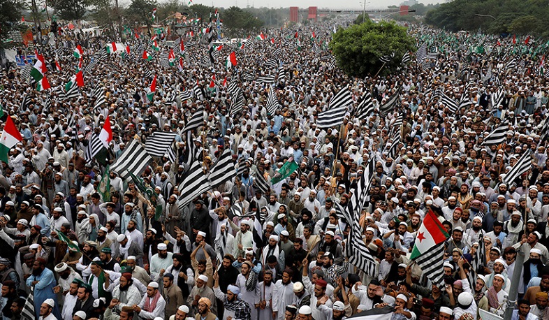 «Պակիստանի Գորբաչովը» պետք է հեռանա. ցույցեր՝ ընդդեմ Պակիստանի վարչապետի