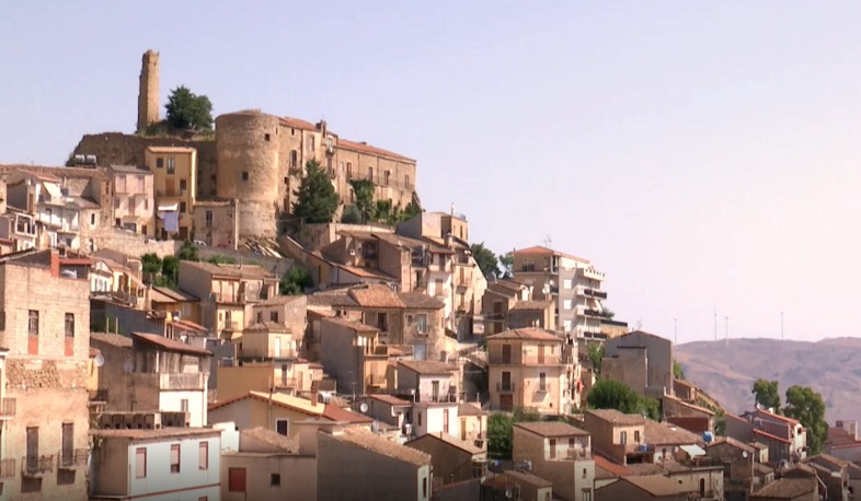 Սիցիլիական Կամարատա քաղաքն անվճար տներ է բաժանում