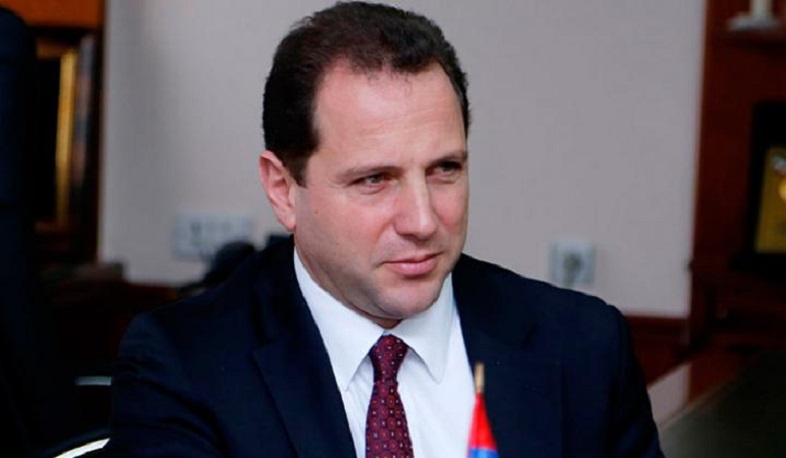 Armenian side holds professional talks, says Davit Tonoyan